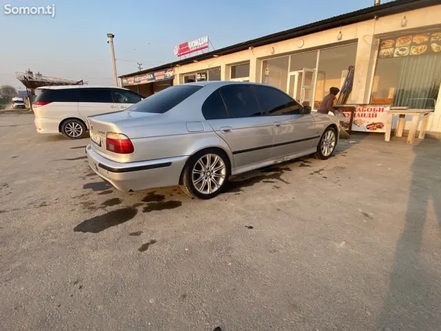 BMW 5 series 2000 · 2.8 MT
