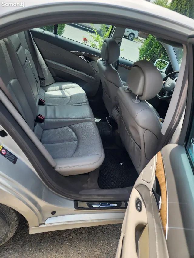 Mercedes-Benz E class 2007 · 3.5 AT