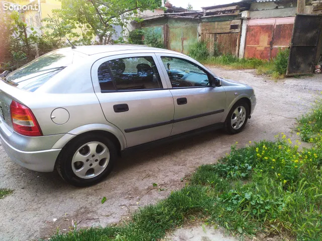 Opel Astra G 2000 · 1.6 MT