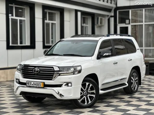 Toyota Land Cruiser 2018 · 4.6 AT