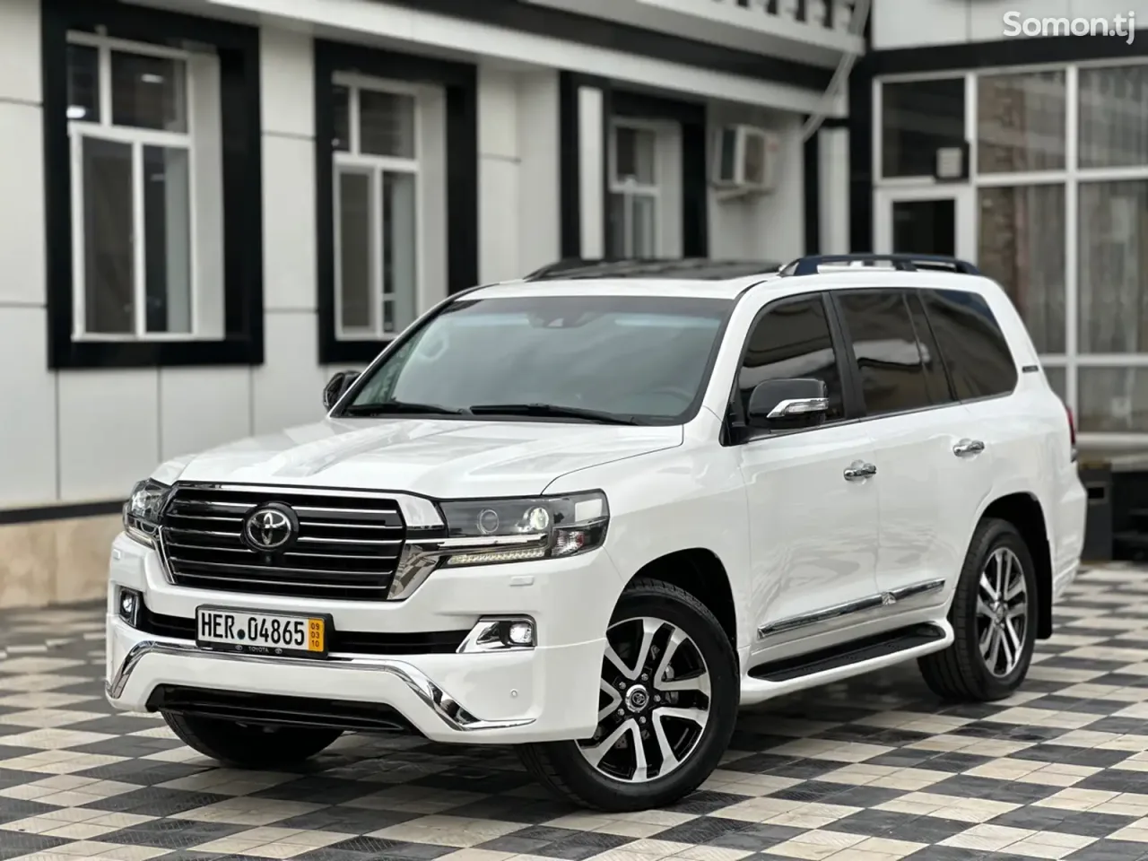 Toyota Land Cruiser 2018 · 4.6 AT
