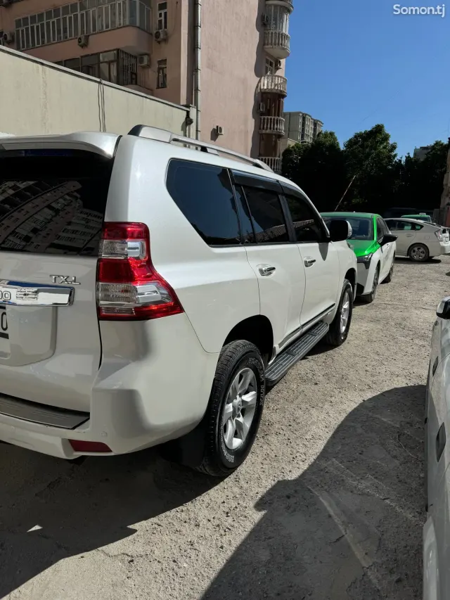 Toyota Land Cruiser Prado 2012 · 2.7 AT