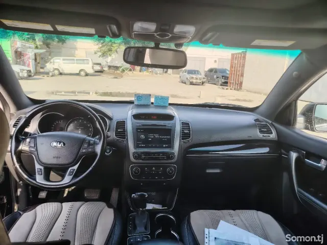 Kia Sorento 2015 · 3.3 AT