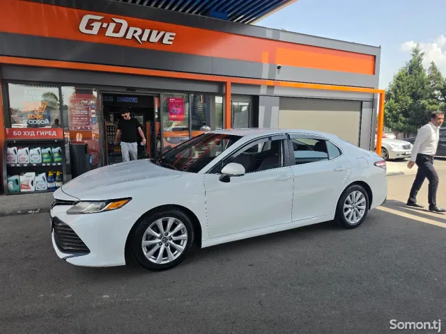 Toyota Camry 2018 · 2.5 AT