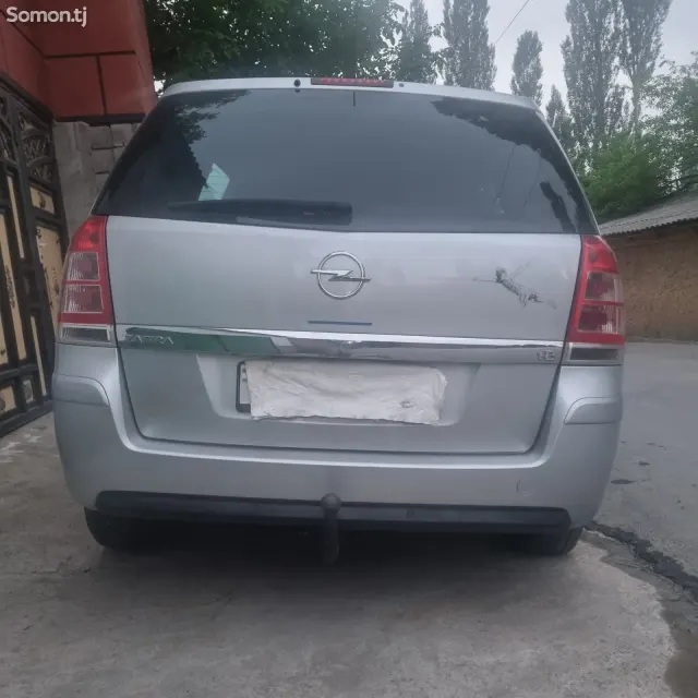 Opel Zafira 2012 · 1.8 MT