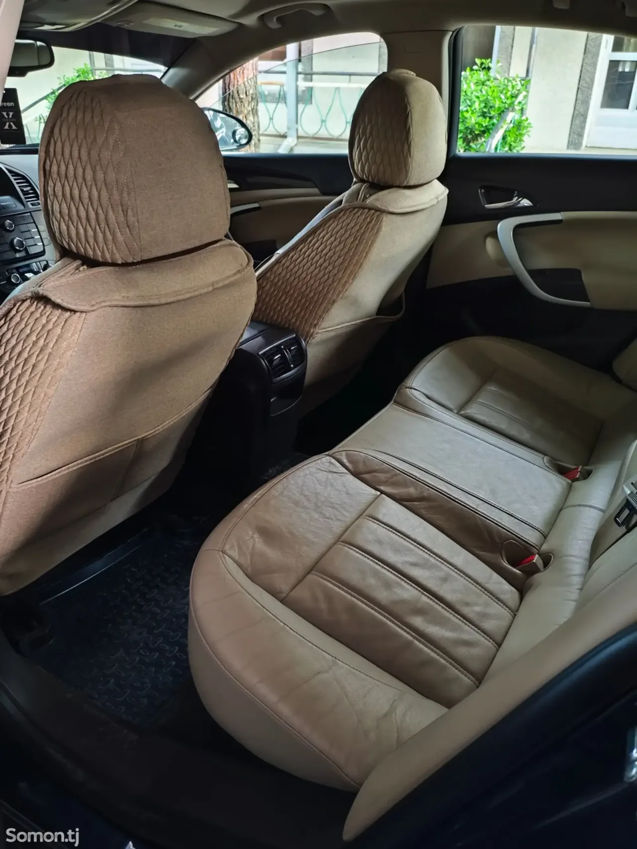 Opel Insignia 2011 · 2.0 AT