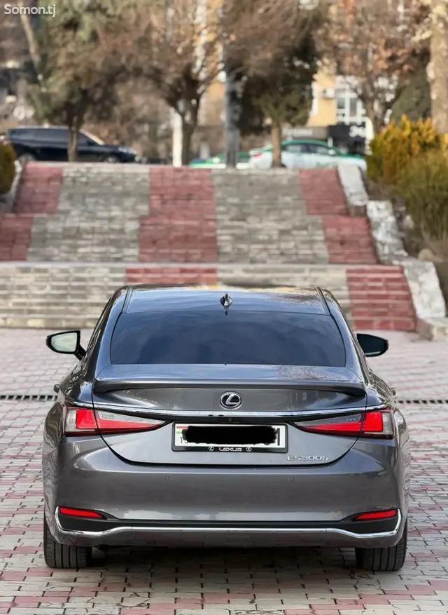 Lexus ES series 2020 · 3.0 AT