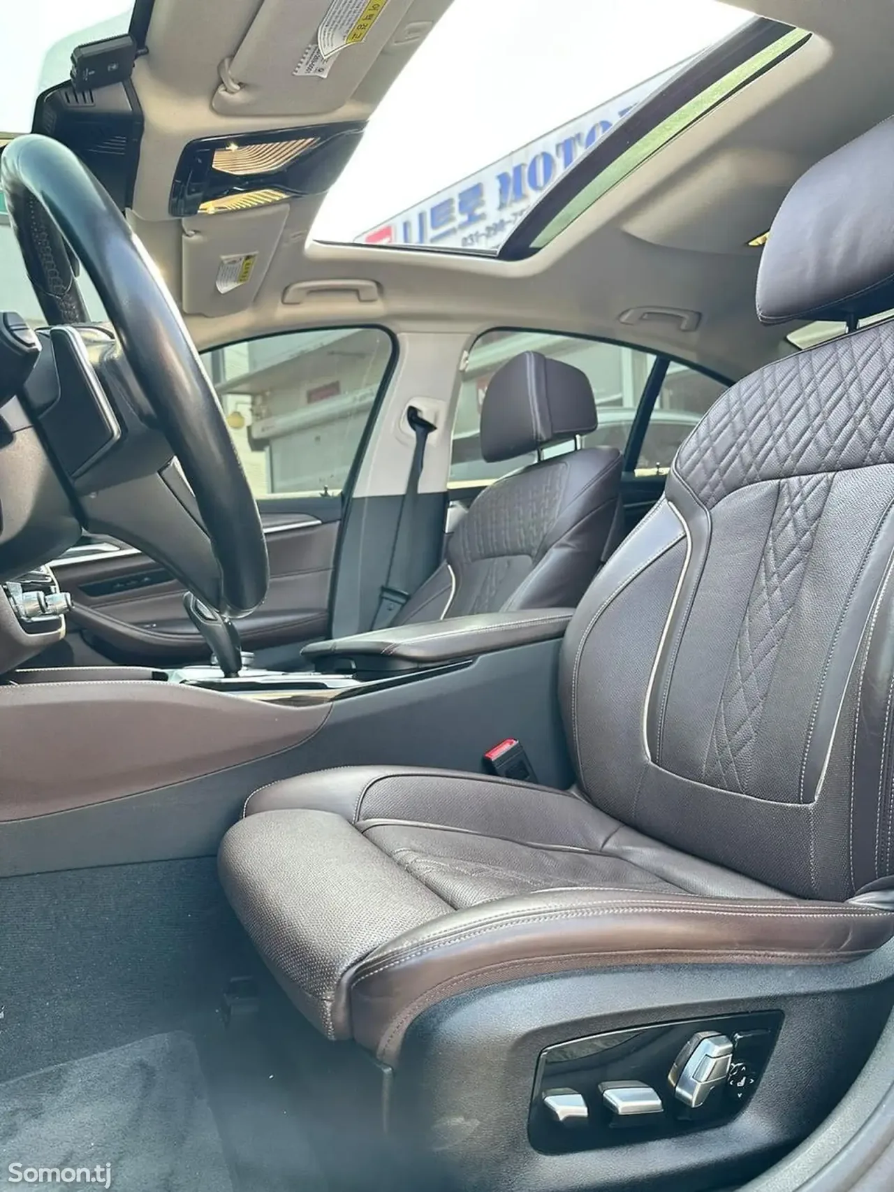 BMW 5 series 2019 · 2.0 AT