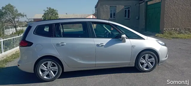 Opel Zafira 2015 · 1.4 AT