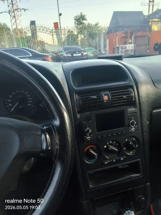 Opel Astra G 1999 · 1.6 MT