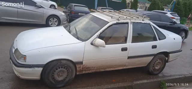 Opel Vectra A 1992 · 1.6 MT
