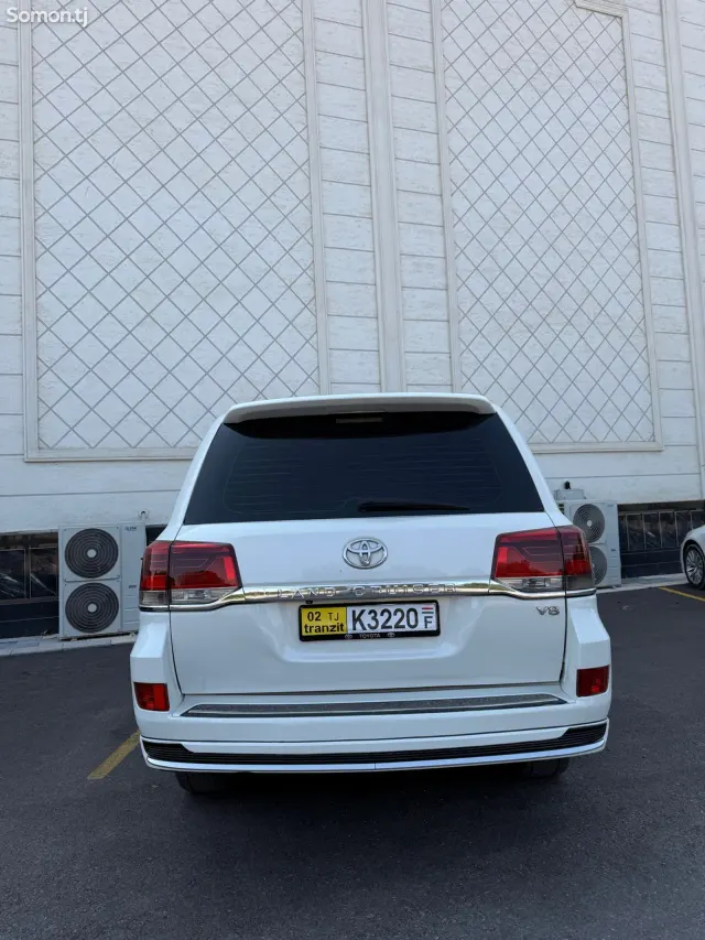 Toyota Land Cruiser 2011 · 4.7 AT