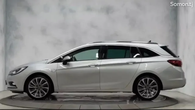 Opel Astra K 2017 · 1.4 AT