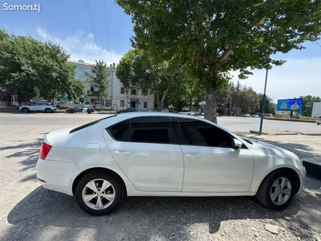 Skoda Octavia 2017 · 1.6 AT