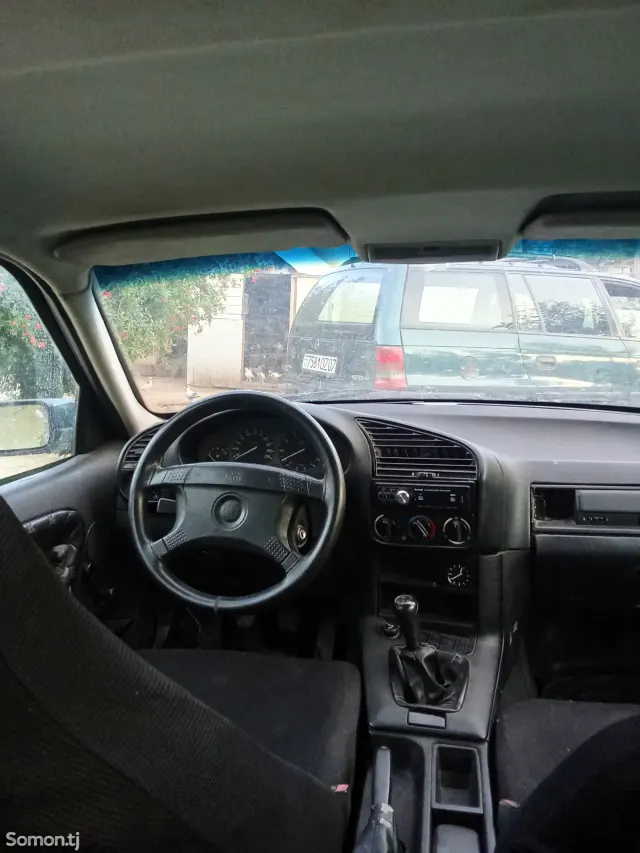 BMW 3 series 1994 · 1.8 MT