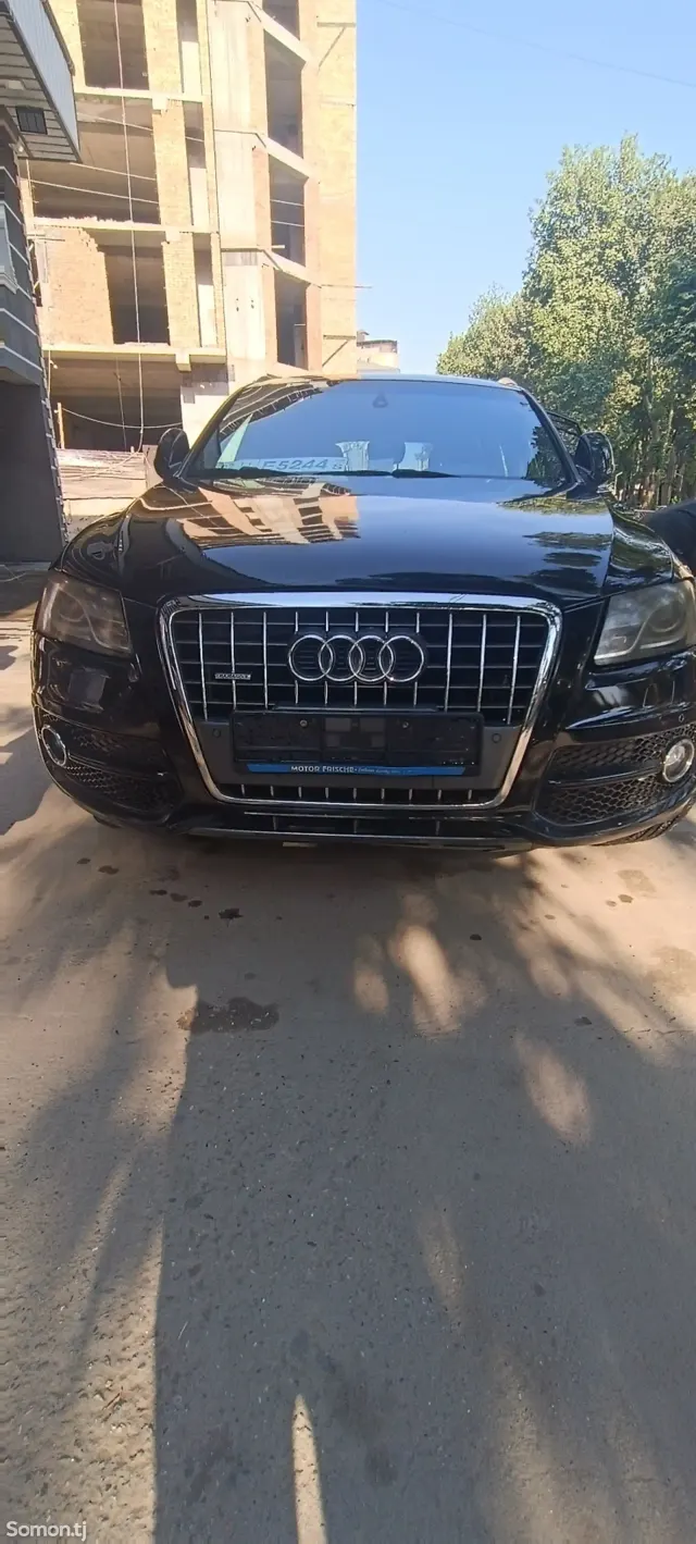 Audi Q5 2011 · 2.8 AT