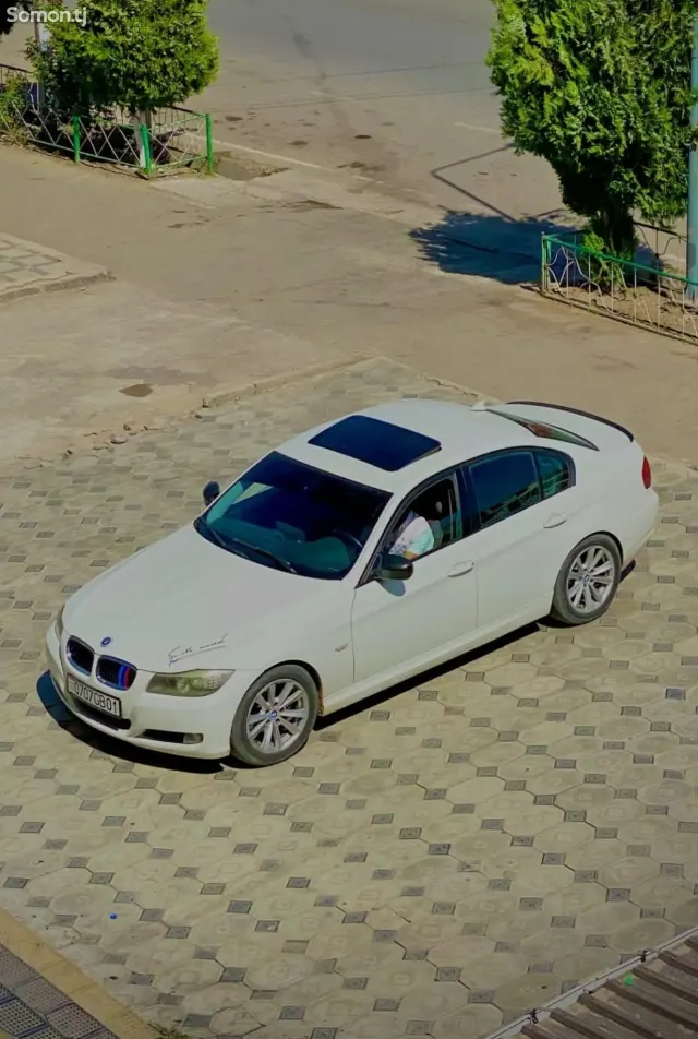BMW 3 series 2010 · 2.0 AT
