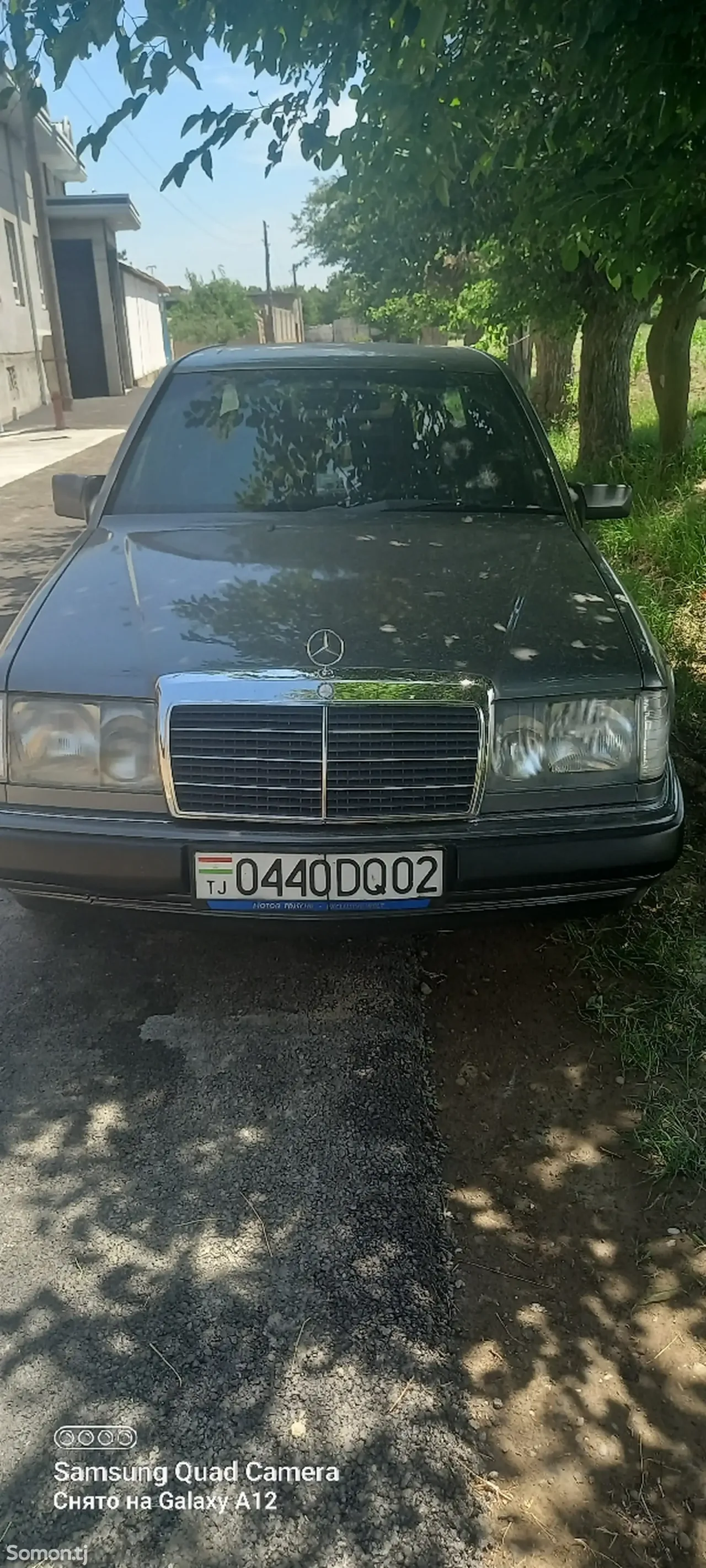 Mercedes-Benz E class 1990 · 2.5 MT