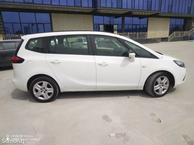 Opel Zafira 2015 · 1.6 MT