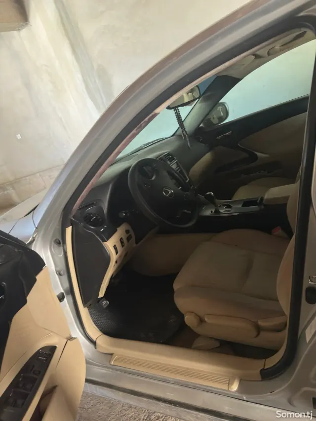 Lexus IS series 2006 · 3.0 AT