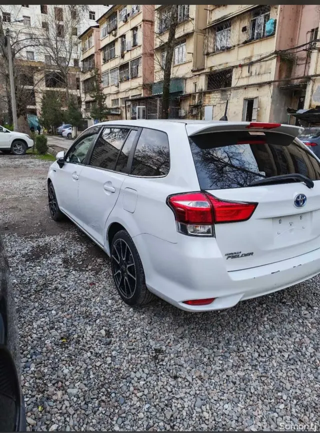 Toyota Fielder 2018 · 1.5 AT