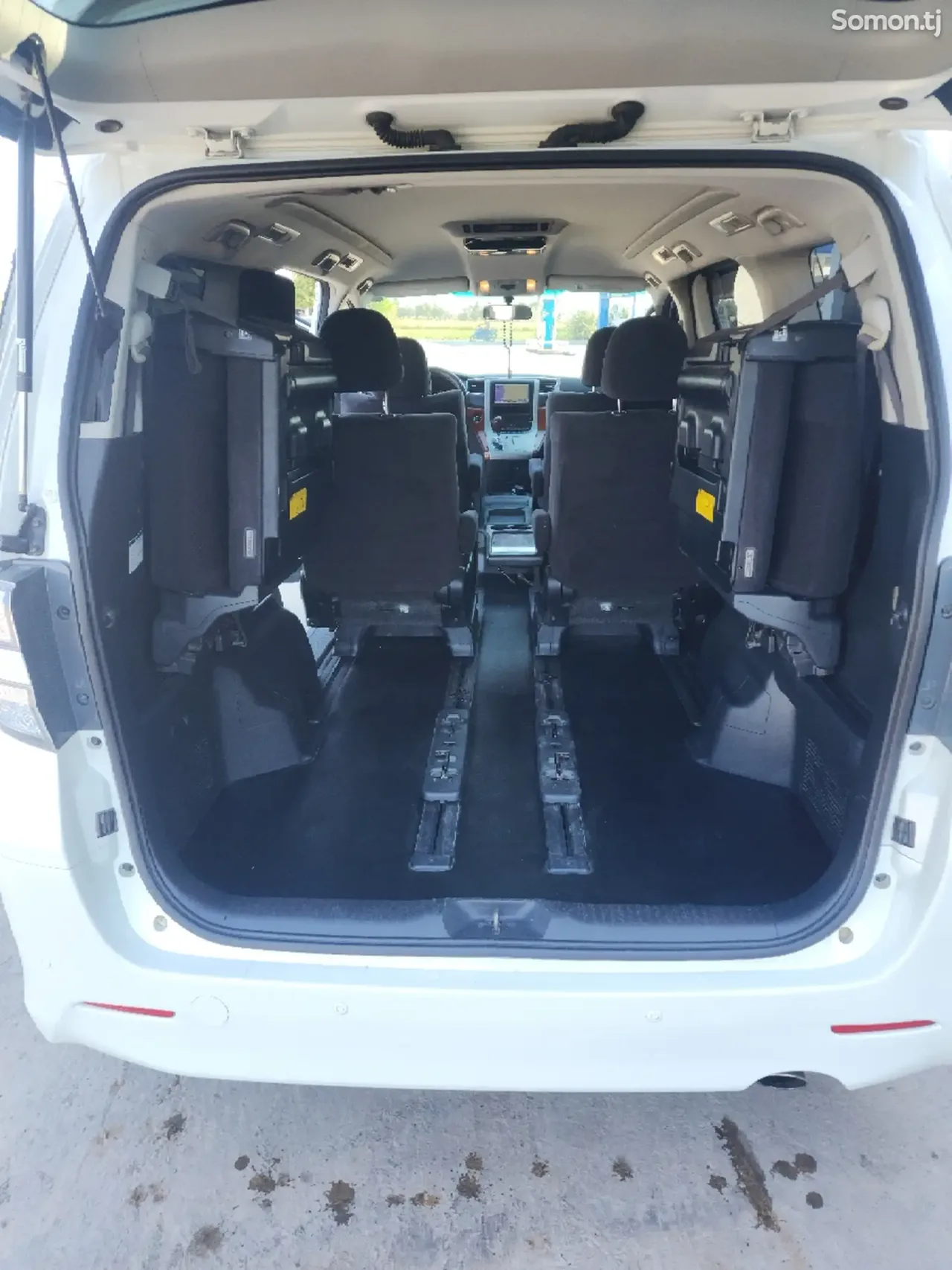 Toyota Vellfire 2009 · 2.4 AT