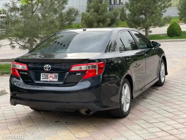 Toyota Camry 2014 · 2.5 AT