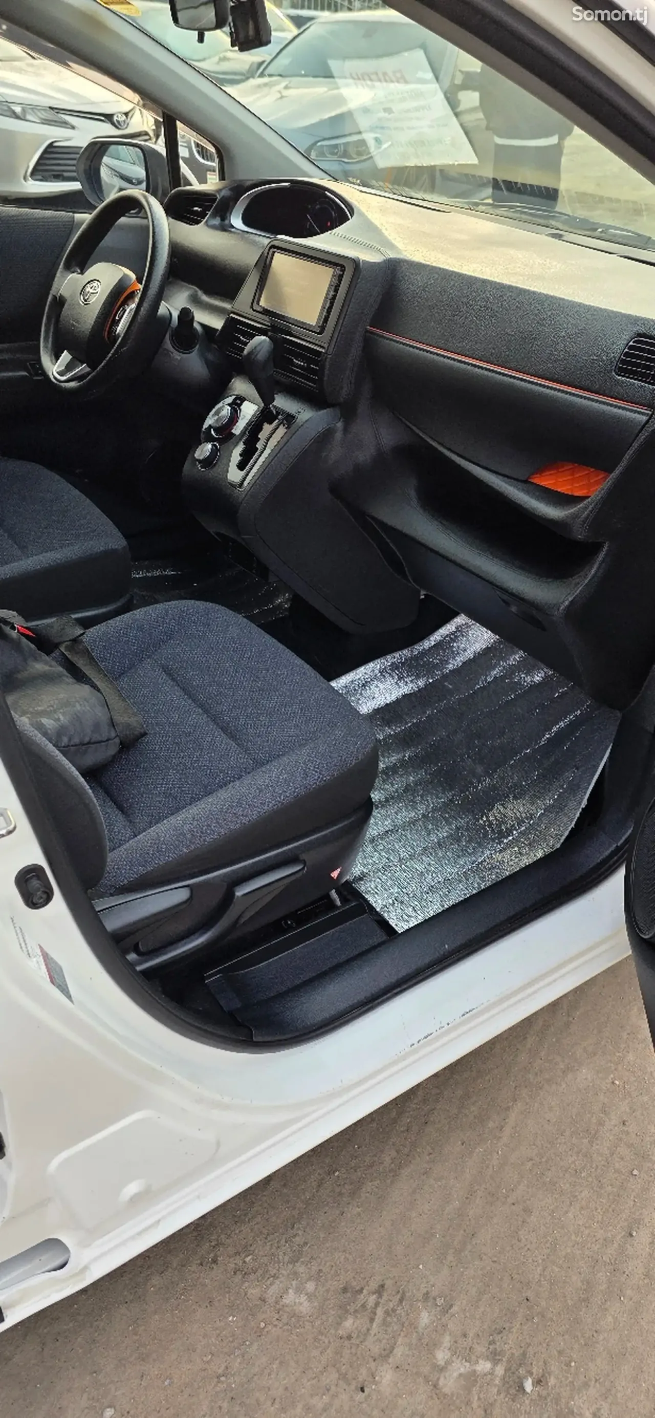 Toyota Sienta 2016 · 1.5 CVT