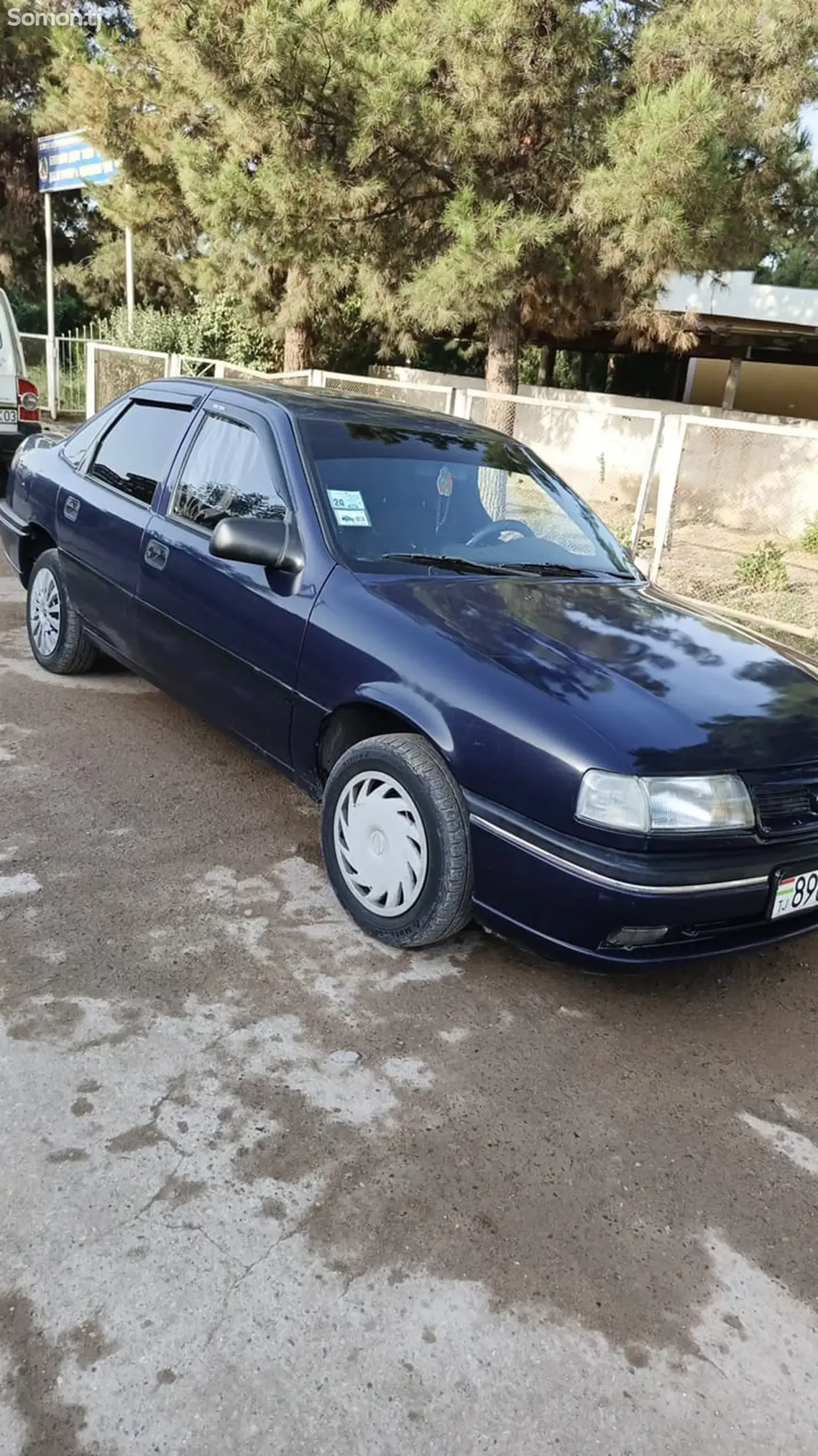 Opel Vectra A 1993 · 1.6 MT