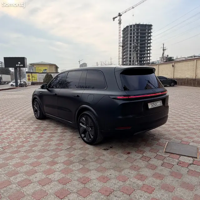 Li Auto (Lixiang) L9 2025 · AT