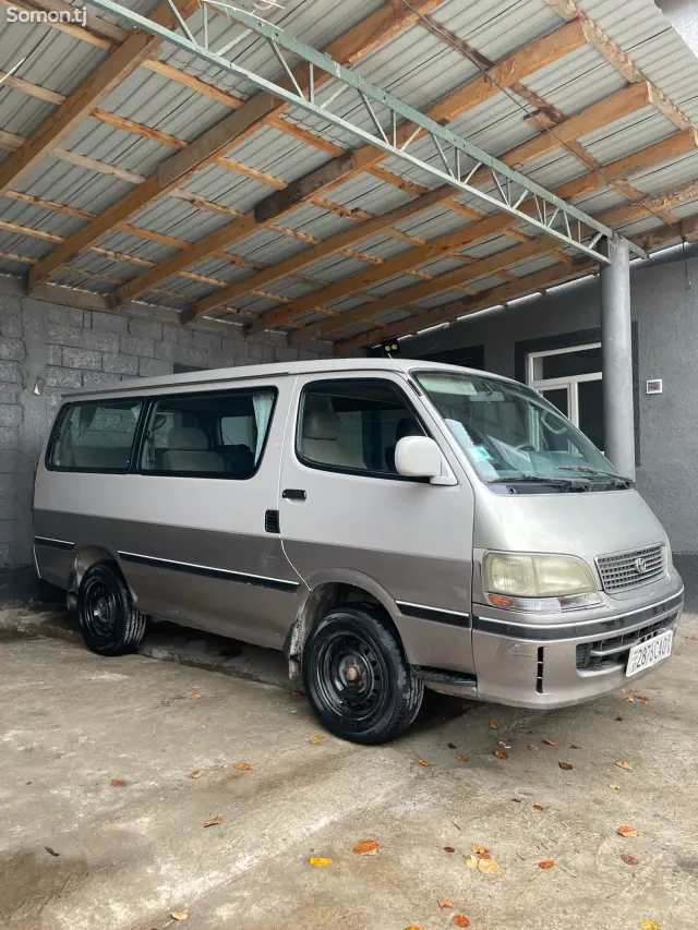 Toyota HiAce 1997 · 2.4 AT