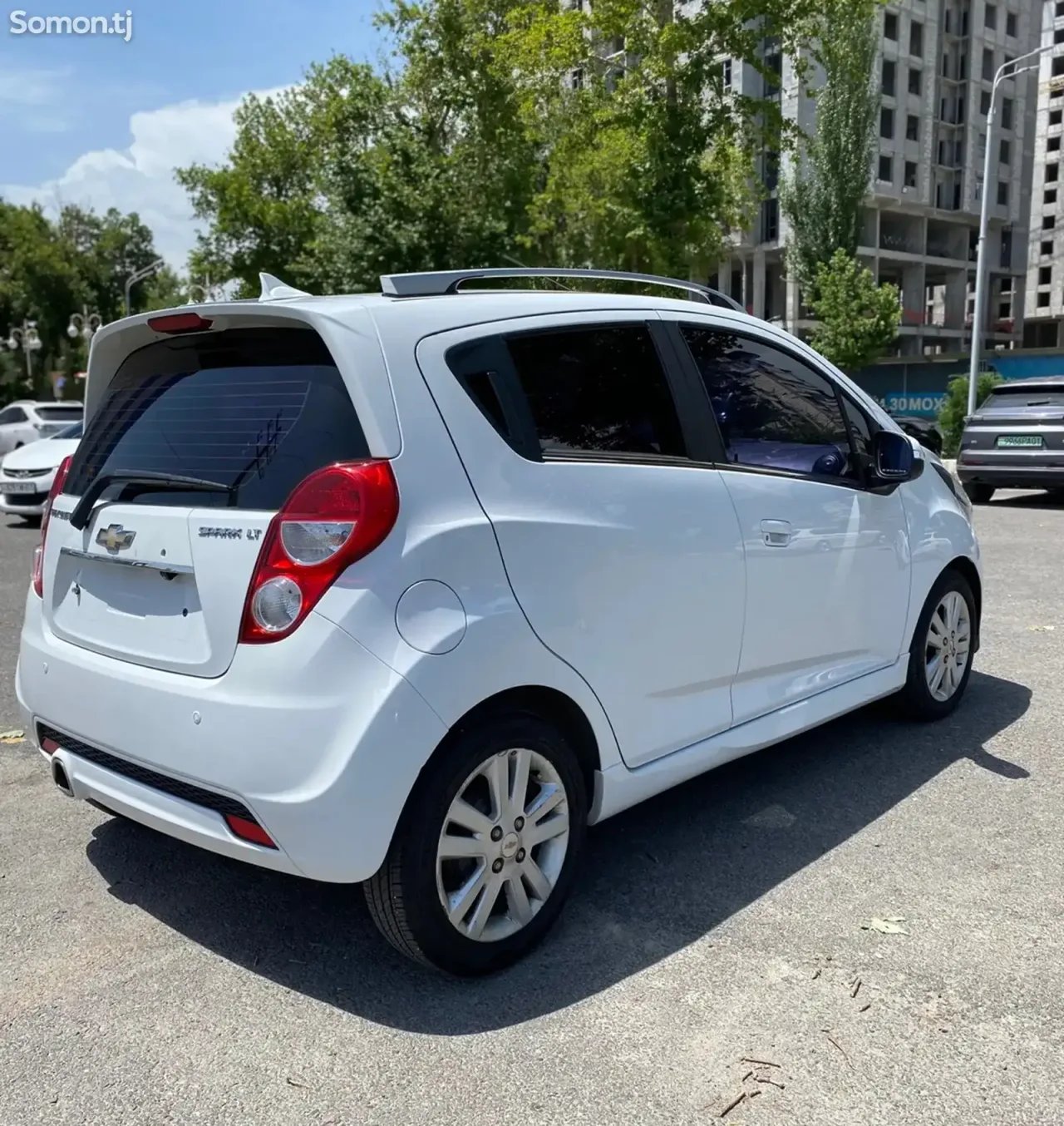 Chevrolet Spark 2014 · 1.0 AT