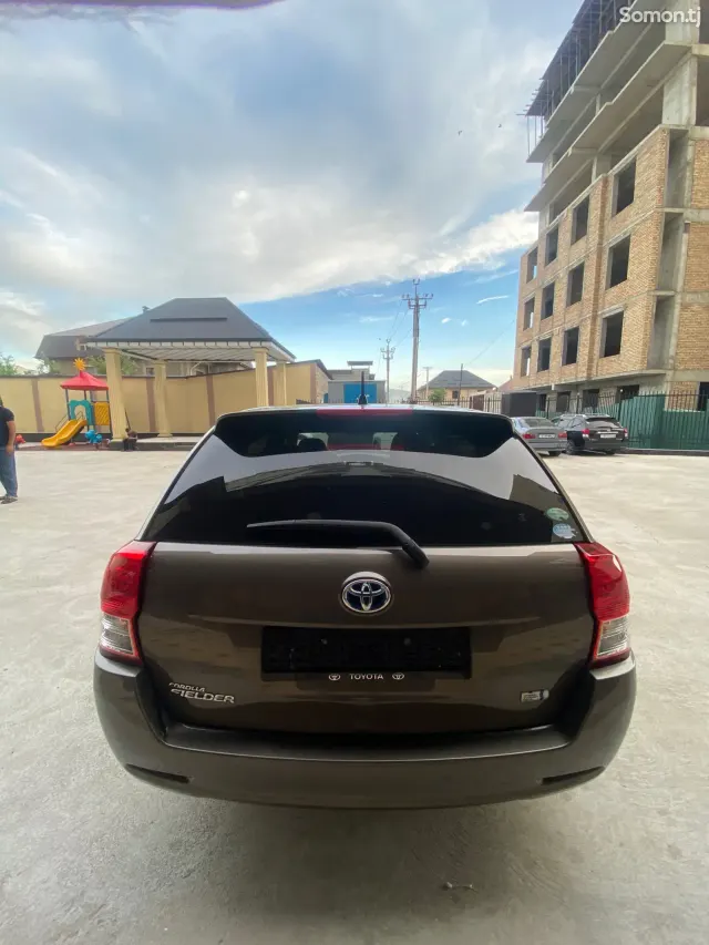 Toyota Fielder 2015 · 1.5 AT