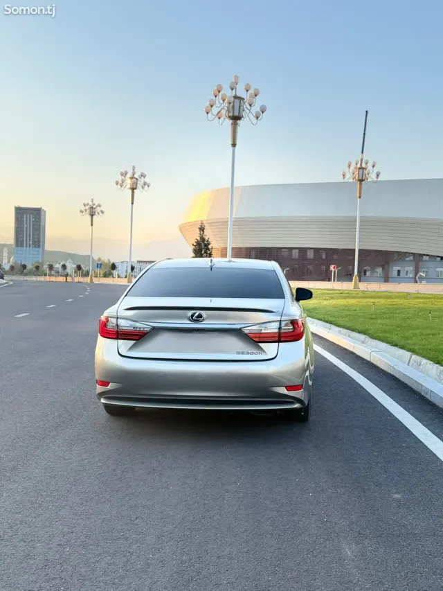 Lexus ES series 2016 · 3.0 AT