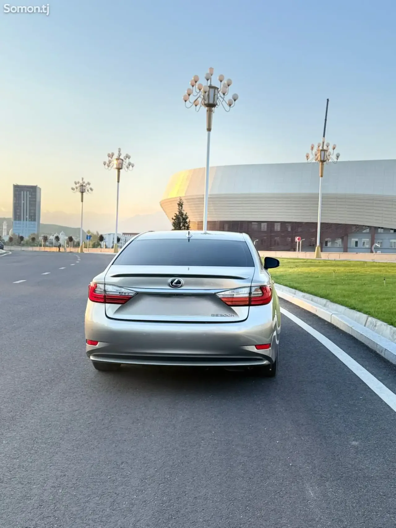 Lexus ES series 2016 · 3.0 AT