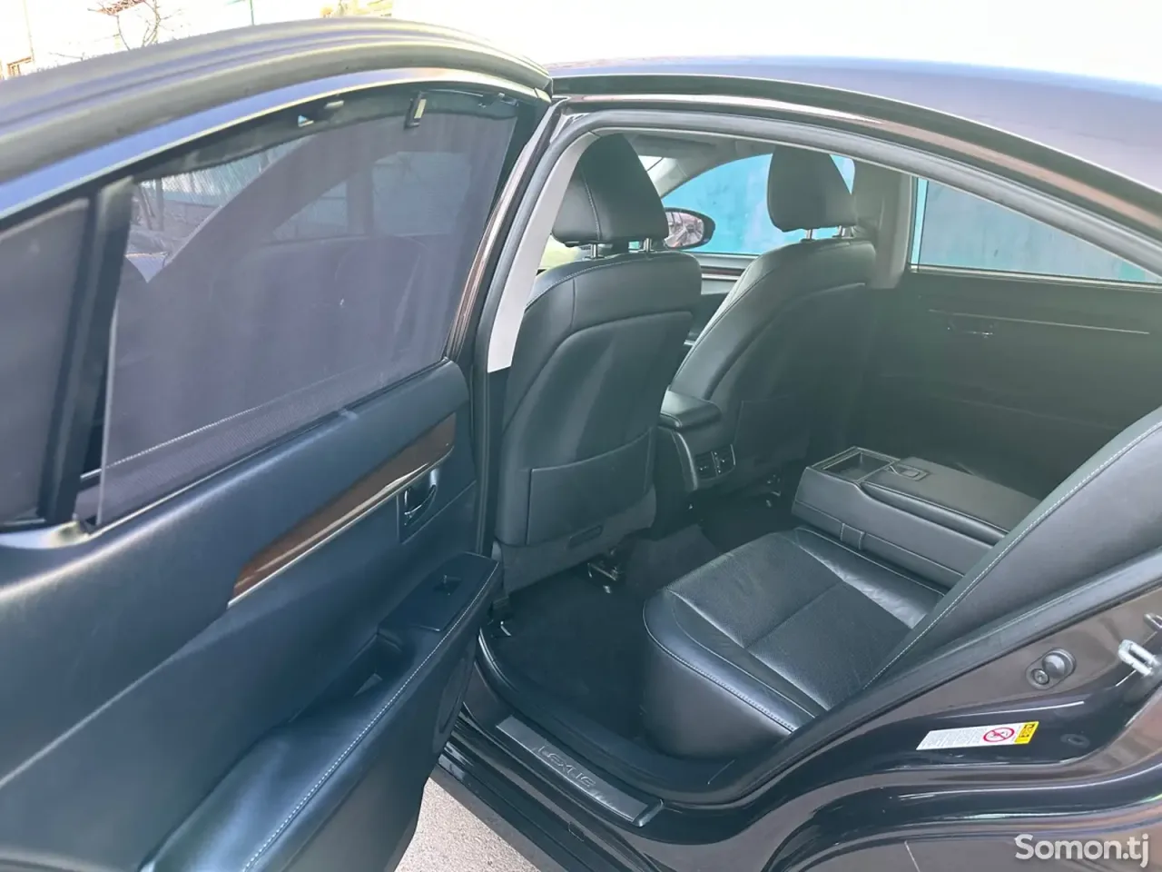 Lexus ES series 2015 · 2.5 AT