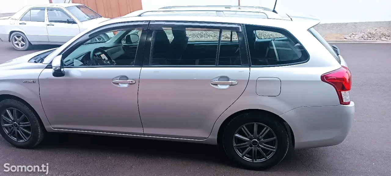 Toyota Corolla 2015 · 1.5 AT