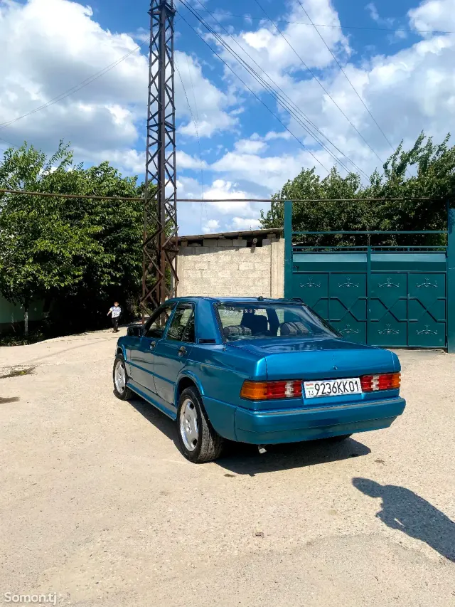 Mercedes-Benz W201 1991 · 1.8 MT
