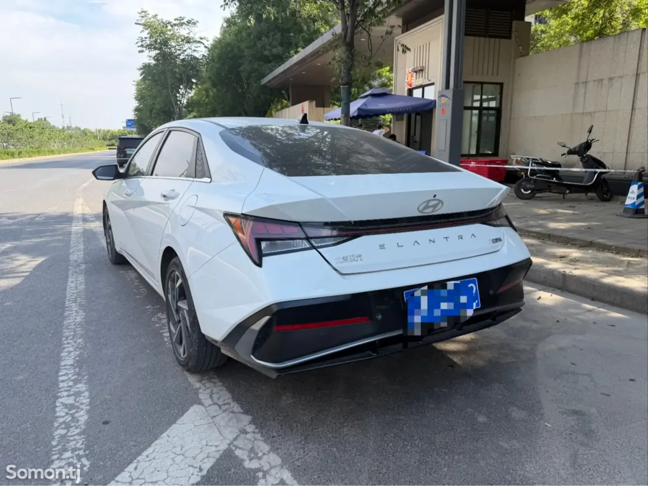 Hyundai Elantra 2024 · 1.5 CVT