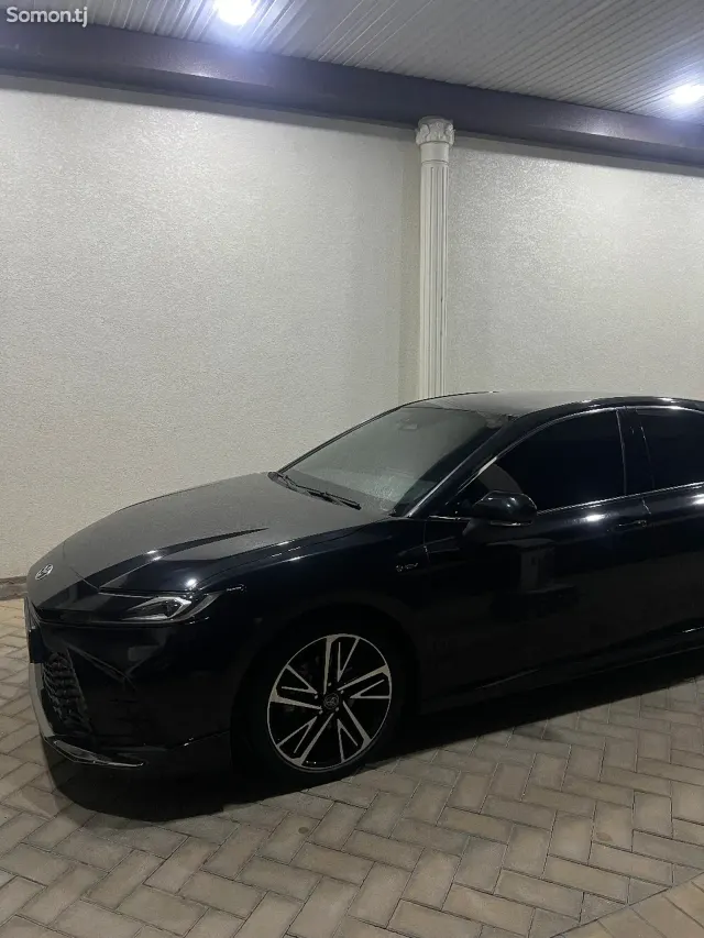 Toyota Camry 2025 · 2.0 AT