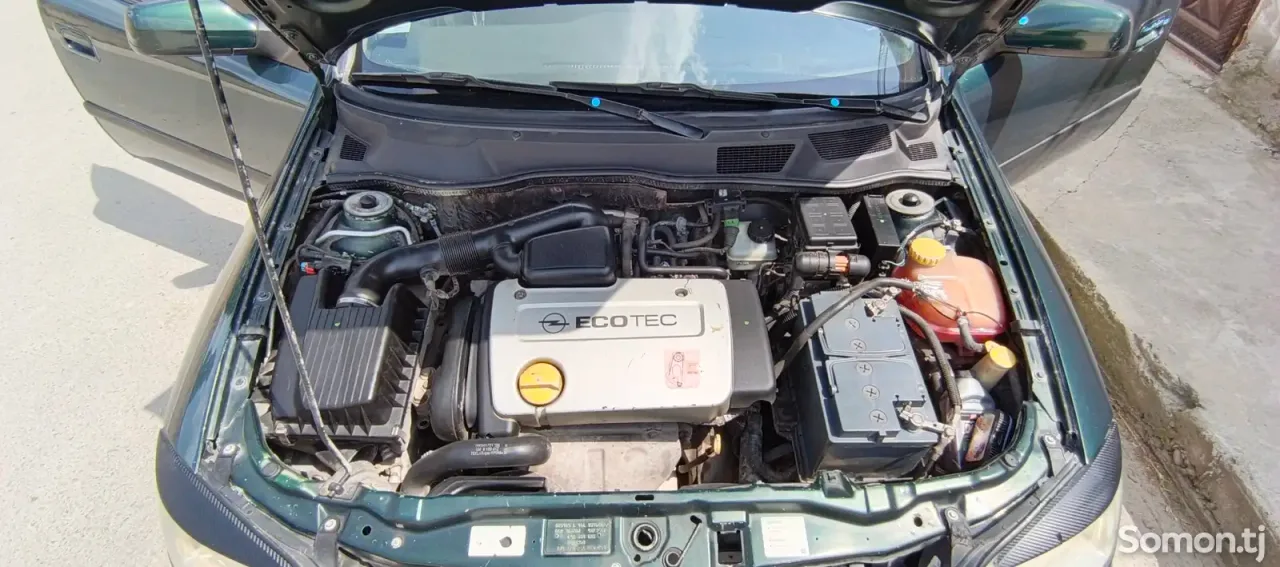 Opel Astra G 1998 · 1.6 MT