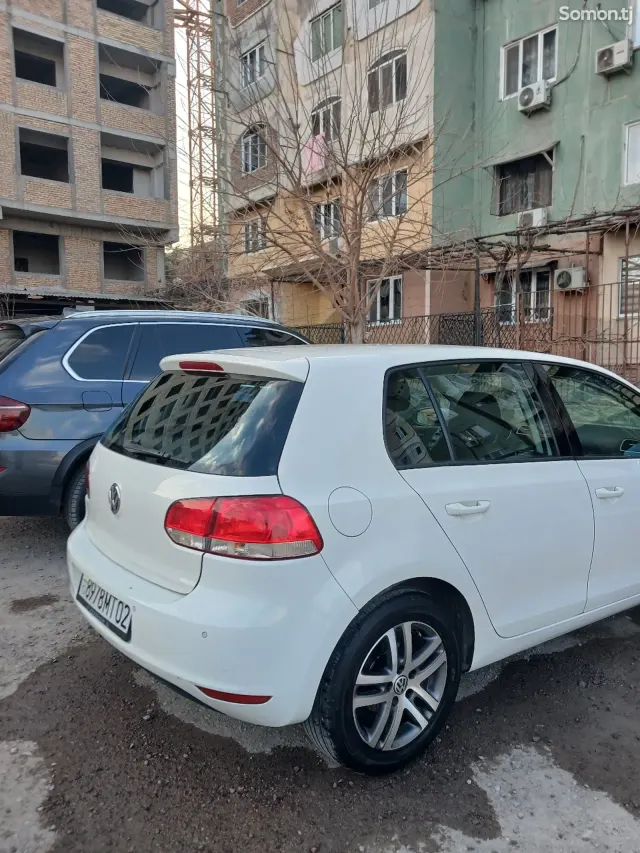 Volkswagen Golf 2010 · 2.0 AT
