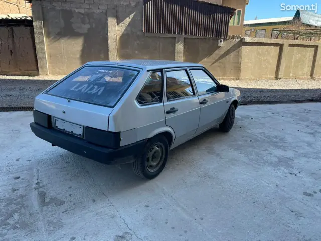 Lada (ВАЗ) 2109 2000 · 1.7 MT