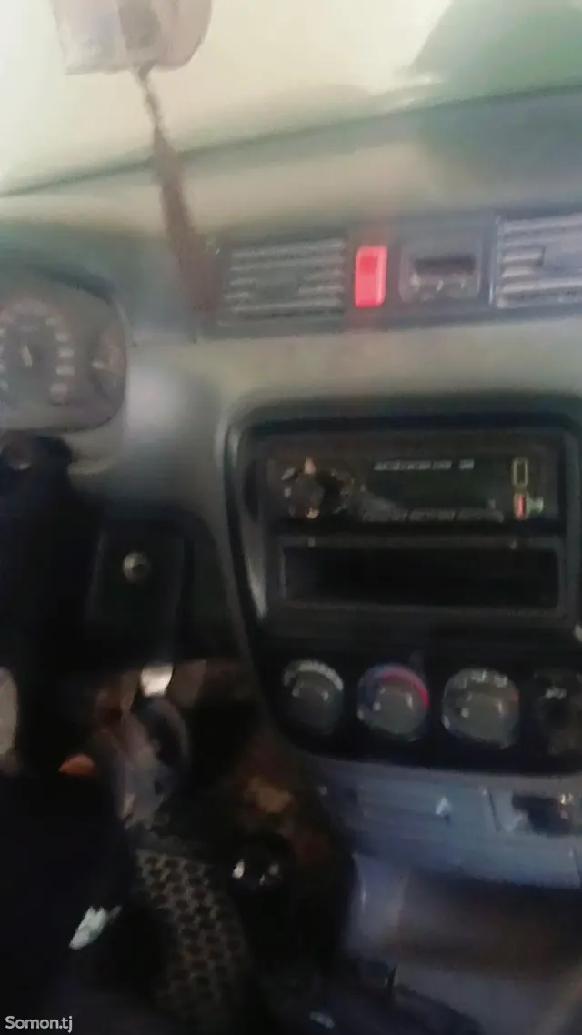 Honda CR-V 2000 · 2.4 MT