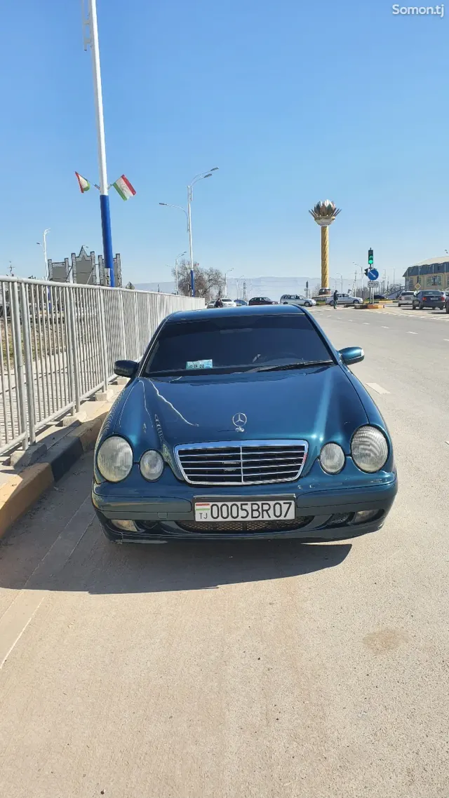 Mercedes-Benz E class 2000 · 2.3 MT
