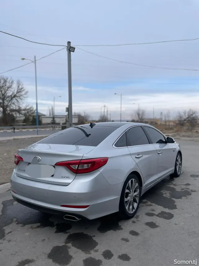 Hyundai Sonata 2015 · 2.0 AT