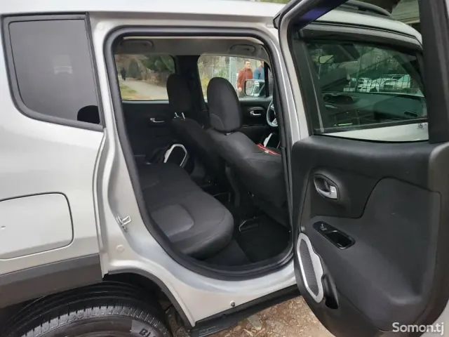 Jeep Renegade 2019 · 2.5 AT