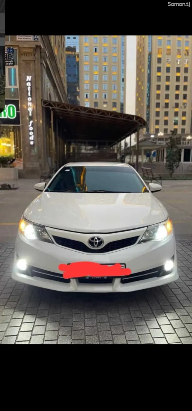 Toyota Camry 2013 · 2.5 AT
