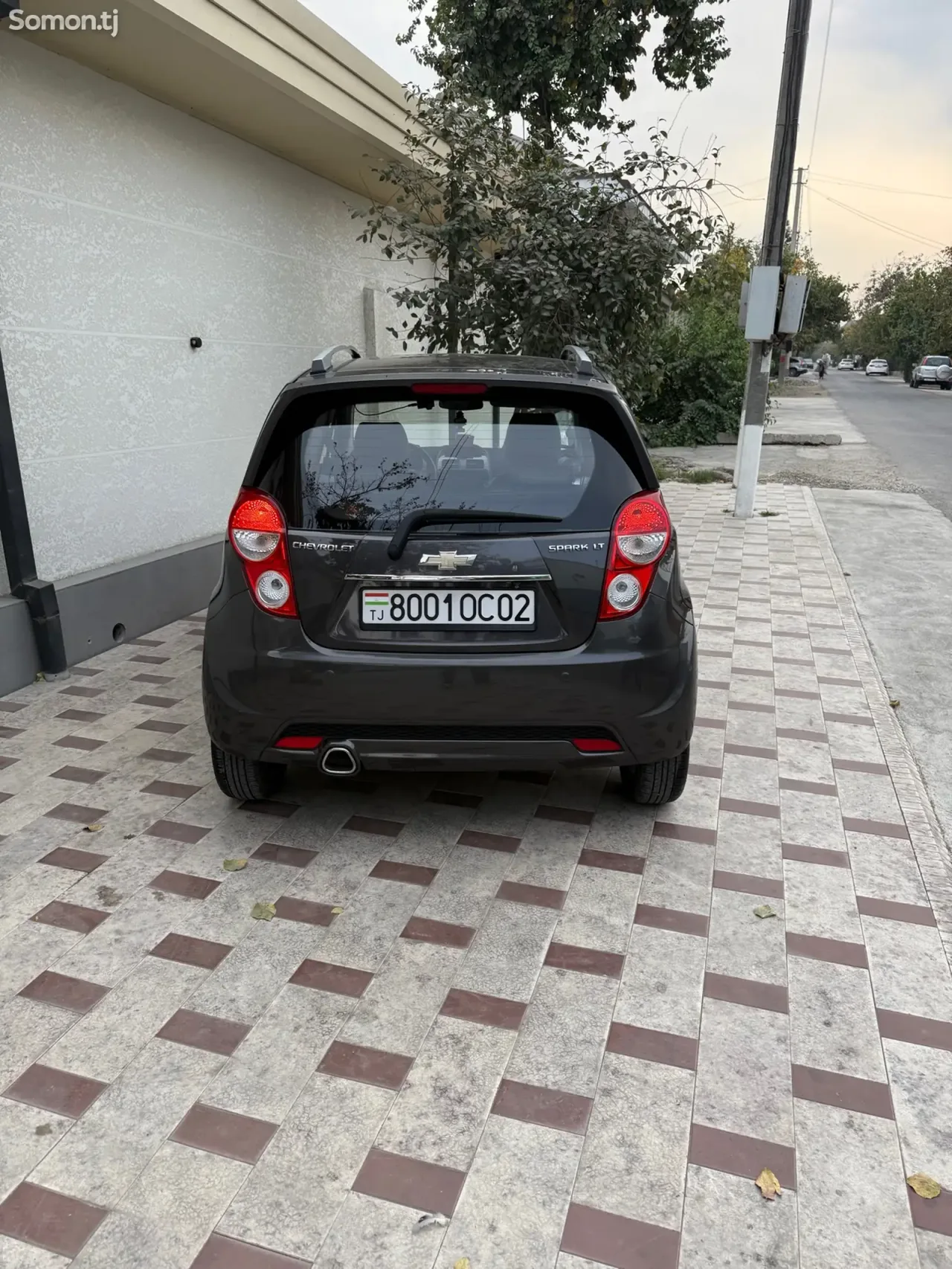 Chevrolet Spark 2014 · 1.0 AT