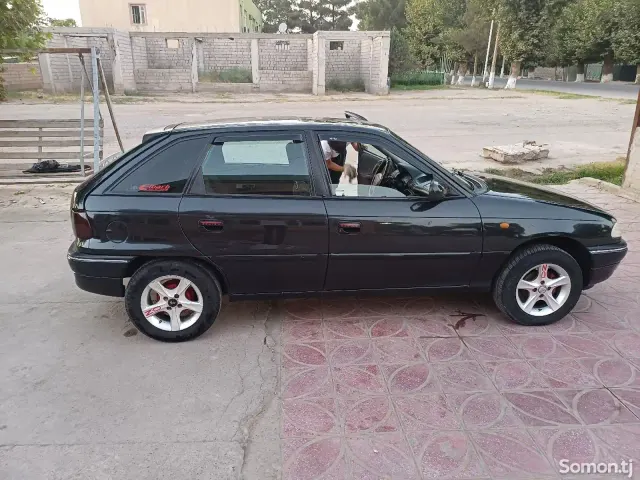 Opel Astra F 1997 · 1.6 MT